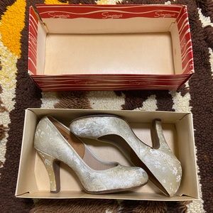 Vintage Floral Heels